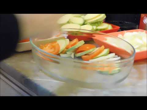 Video: Tikvice S Orasima I Karameliziranim Lukom