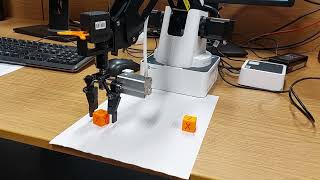 Building a tower with cubes on Dobot Magician using ROS2 framework