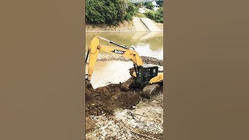 Two Sanny Excavators dredge mud and normalize the river to prevent flooding #shorts