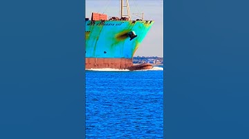 ON APPROACH🌊🌊 #ship #wow #epic #waves #oiltanker #roughseas #bulkcarrier #sea #cargoship