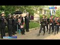 Для севастопольских ветеранов проводят персональные парады во дворах