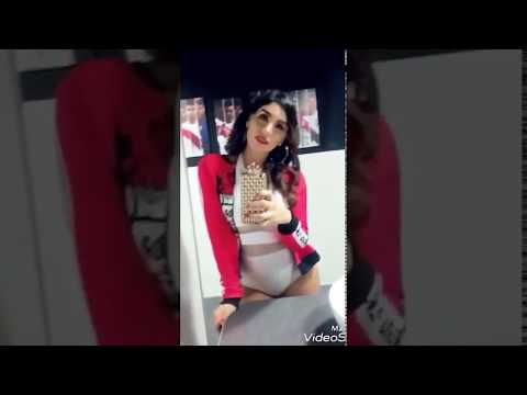 Leysi Suárez de blanco