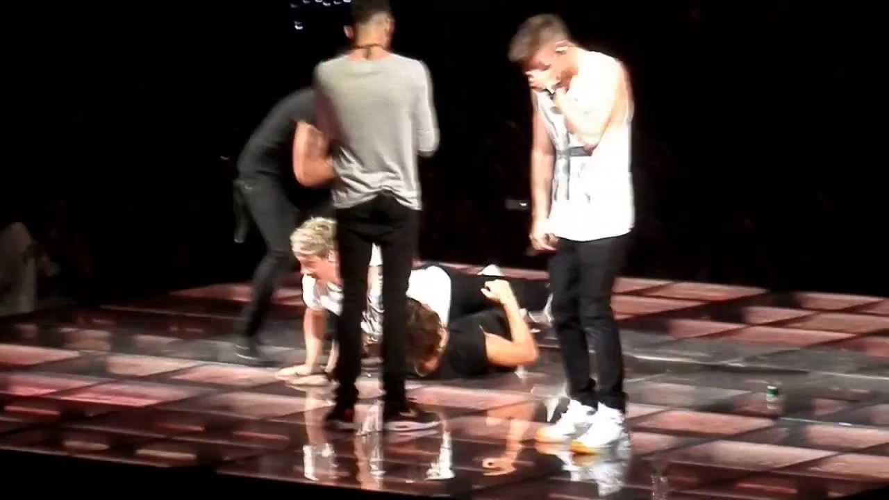 Harry Styles and Niall Horan Ballroom Dancing: Louisville