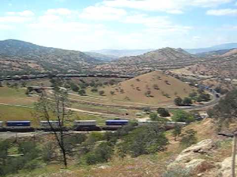 Union Pacific Double Stack Around Tehachapi Loop