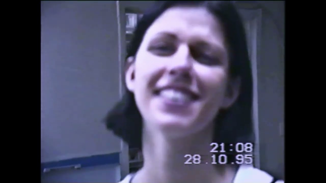 1995, cz. 1, Impreza weselna w klubie Trops, początek imprezy. Poznań