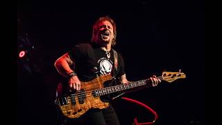 Michael Anthony Talks Residency with Sammy Hagar, Anniversary of Van Halen's '5150,' and More