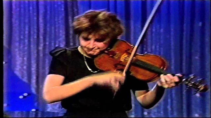 Nadja Salerno-Sonnenbe...  Plays Mendelssohn's Vio...
