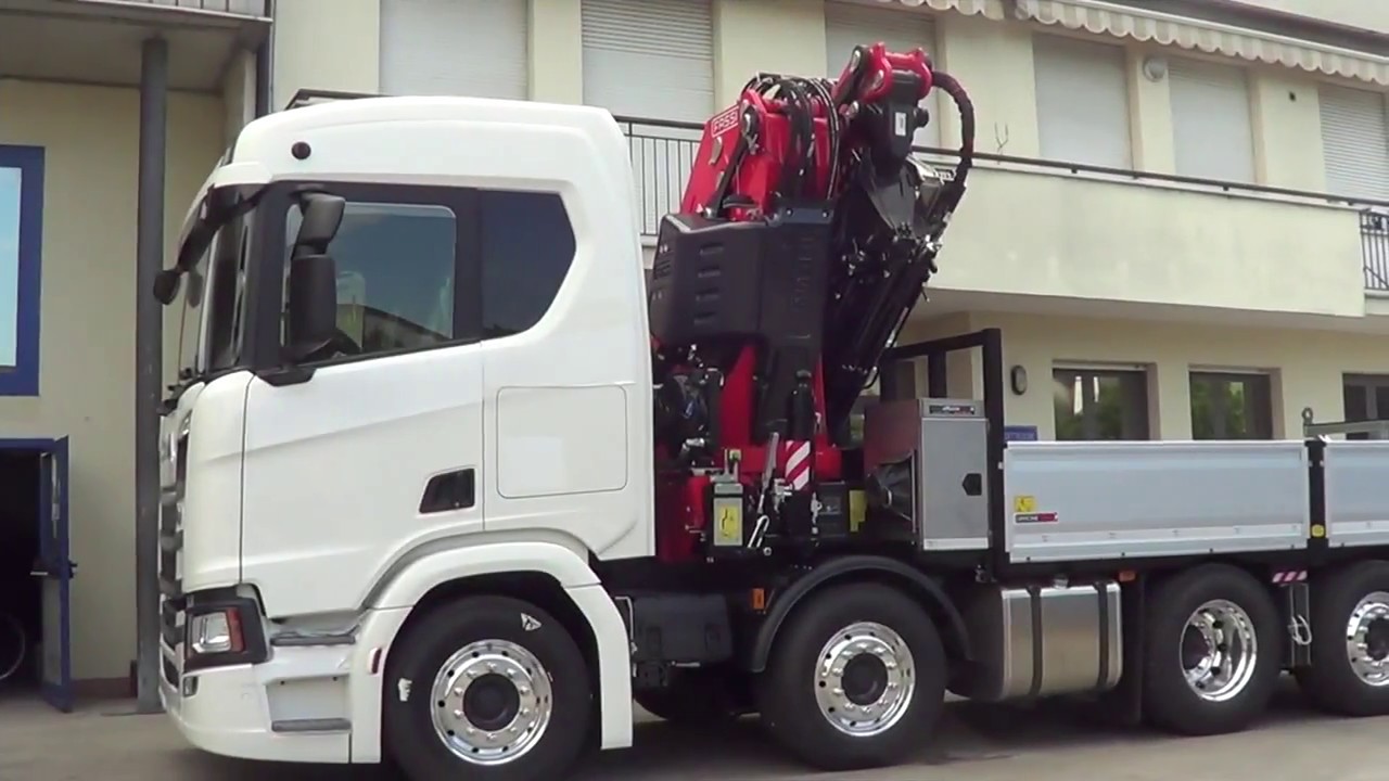 Scania 4 assi - Cassone ribassato con gru Fassi F820