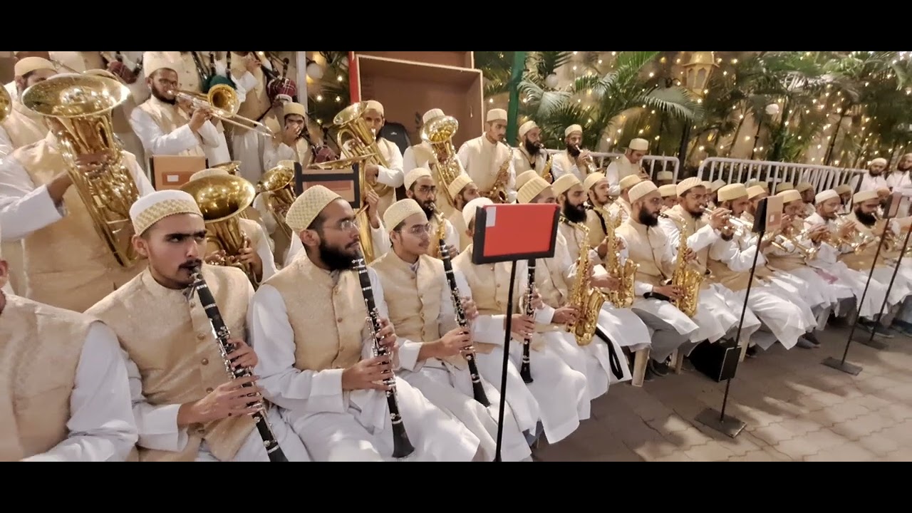 Al Misko Fah | Al Jamea Tus Saifiyah Band Surat - YouTube