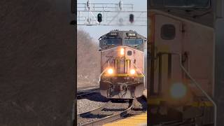 SP patch 6318 leads #UnionPacific C-SHNA9 coal empties west through Glen Ellyn IL. 02.15.26