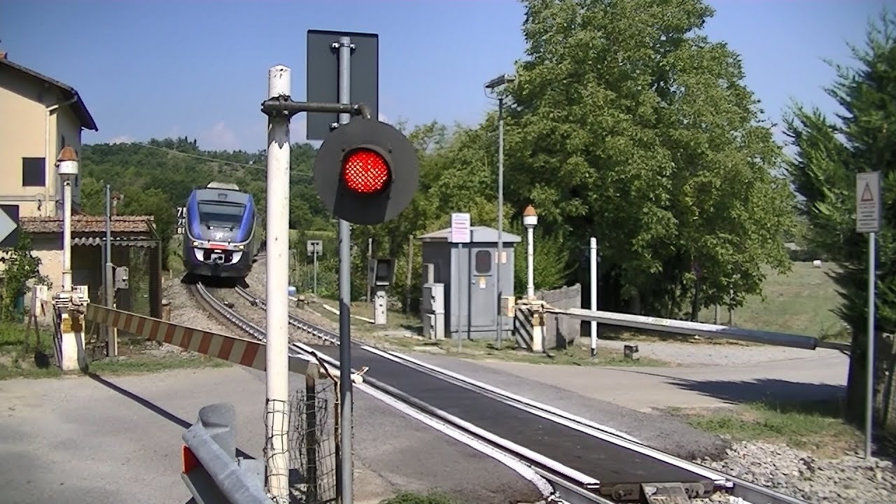 Spoorwegovergang Vicchio (I) // Railroad crossing // Passaggio a livello