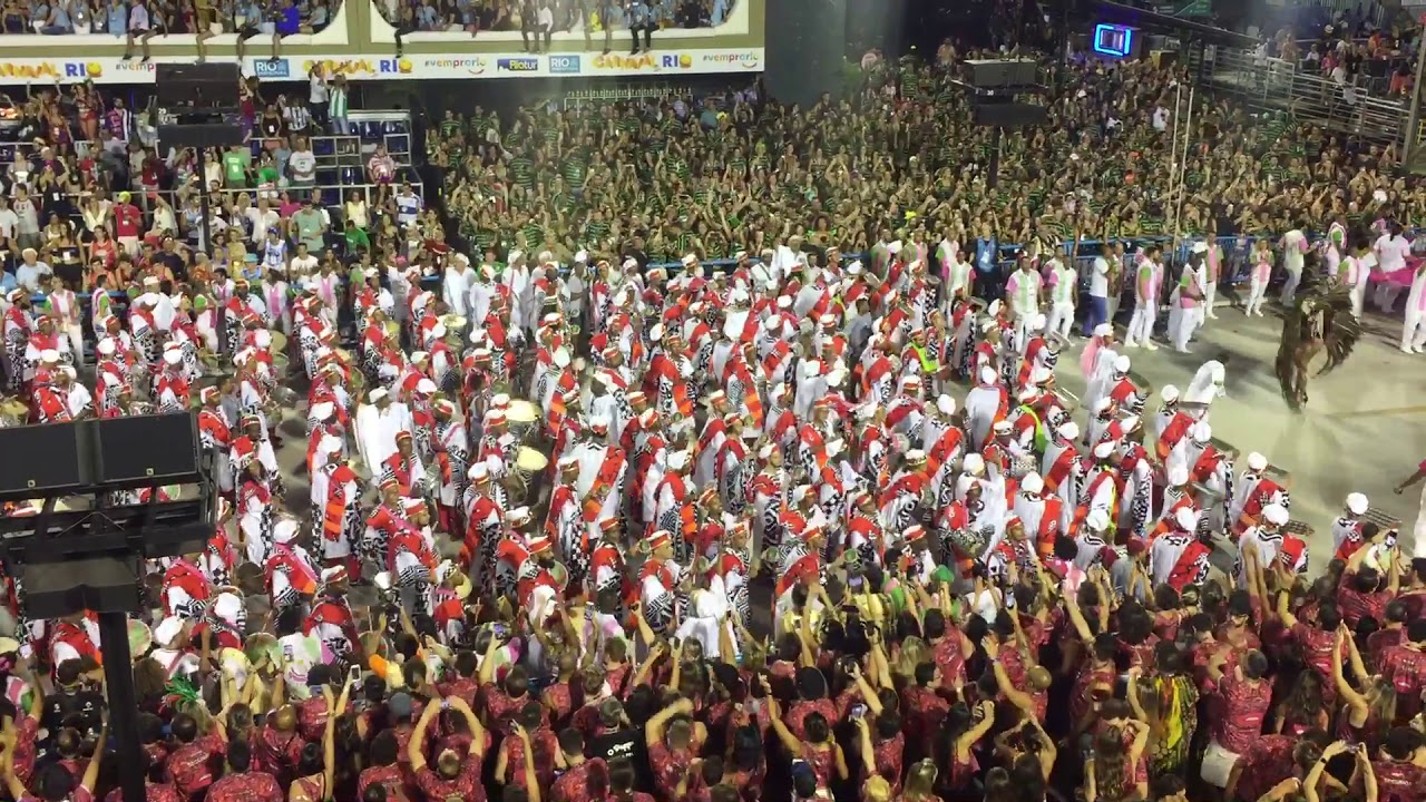 Bateria Mangueira 2019