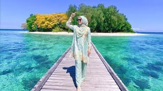 EXPLORING A BEAUTIFUL UNINHABITED ISLAND WITH WHITE SAND