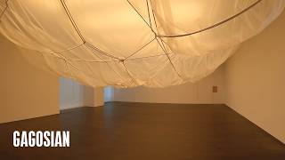 Time-lapse of Christo and Jeanne-Claude's Air Package on a Ceiling | Gagosian