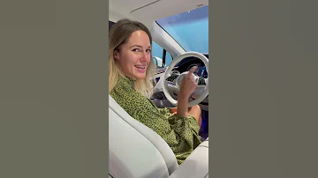 BEST Car Function Ever Self Closing Door Mercedes EQE Shorts Jessicarmaniac Hyperscreen 