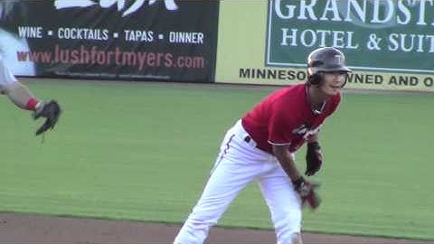 Joe Mauer drives in Tsuyoshi Nishioka for the Miracle