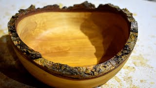 Woodturning a LiveEdge Birch Bowl