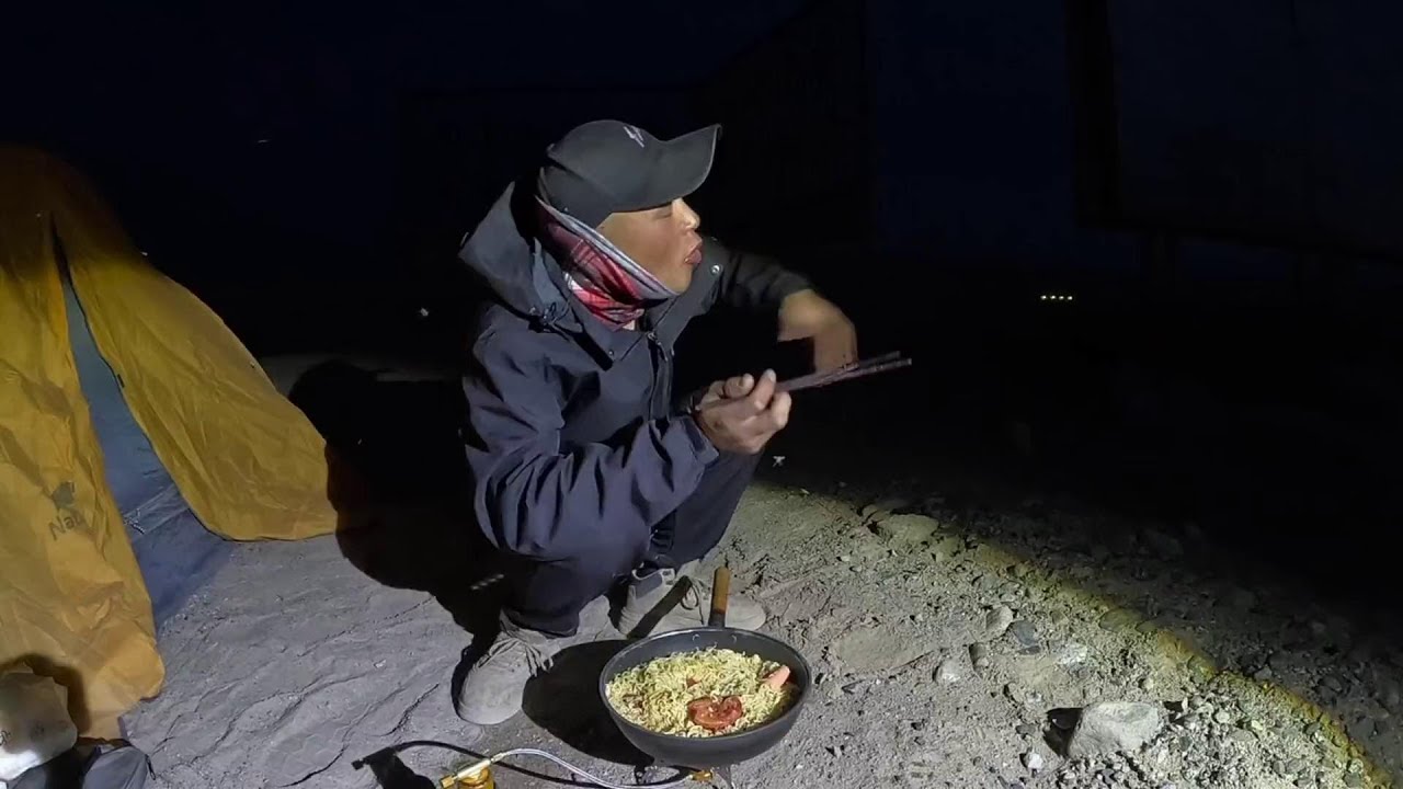 单车骑行青海，第一次感到绝望，独自露营戈壁滩差点被蚊子吃了【追梦人张大飞】