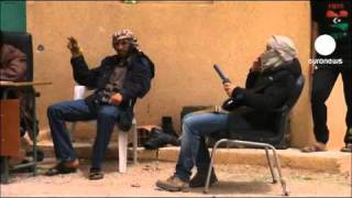 Tunisa stiffens border force with Libya