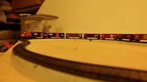 New small Z scale layout, test run!