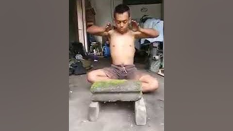 ILMU tenaga dalam tingkat tinggi ( jurus memecahkan balok batu dengan tenaga dalam )