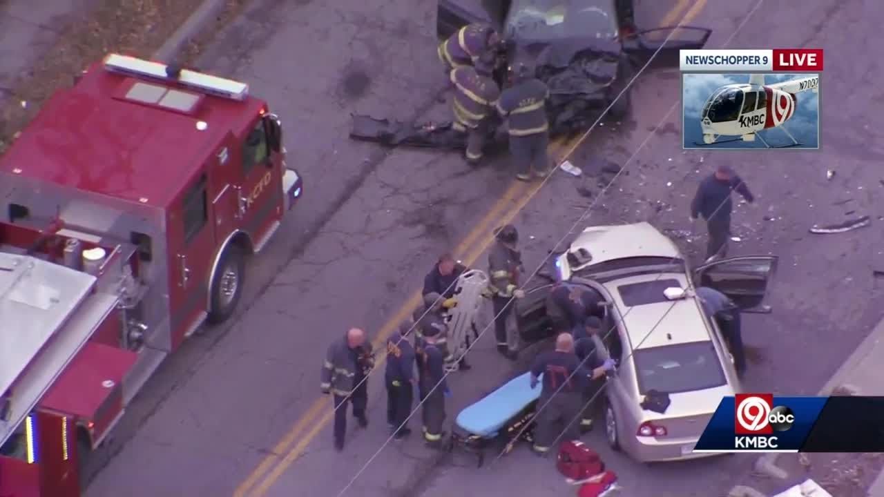 Injuries reported in headon crash near 39th, Wayne YouTube