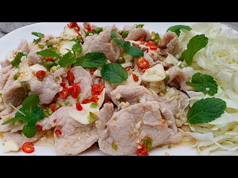 หมูมะนาว วิธีหมักหมูนุ่มๆ สูตรน้ำยำสุดแซ่บ Spicy Pork with Lime Salad