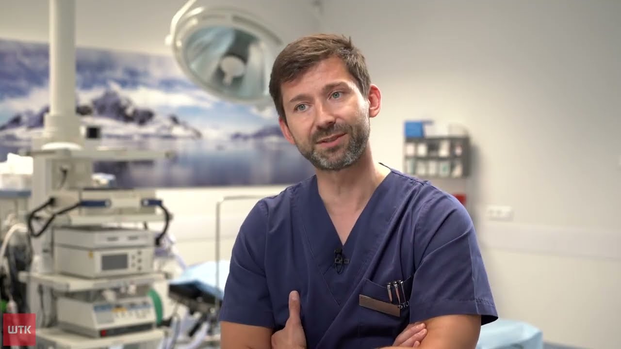 Operacja haluksów przez... dziurkę od klucza? Zobacz, jak to możliwe!