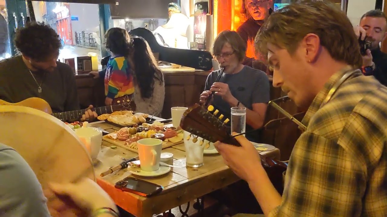 In Memory of Sean Tyrrell.. A session in Monroe's, Galway. November 2025.