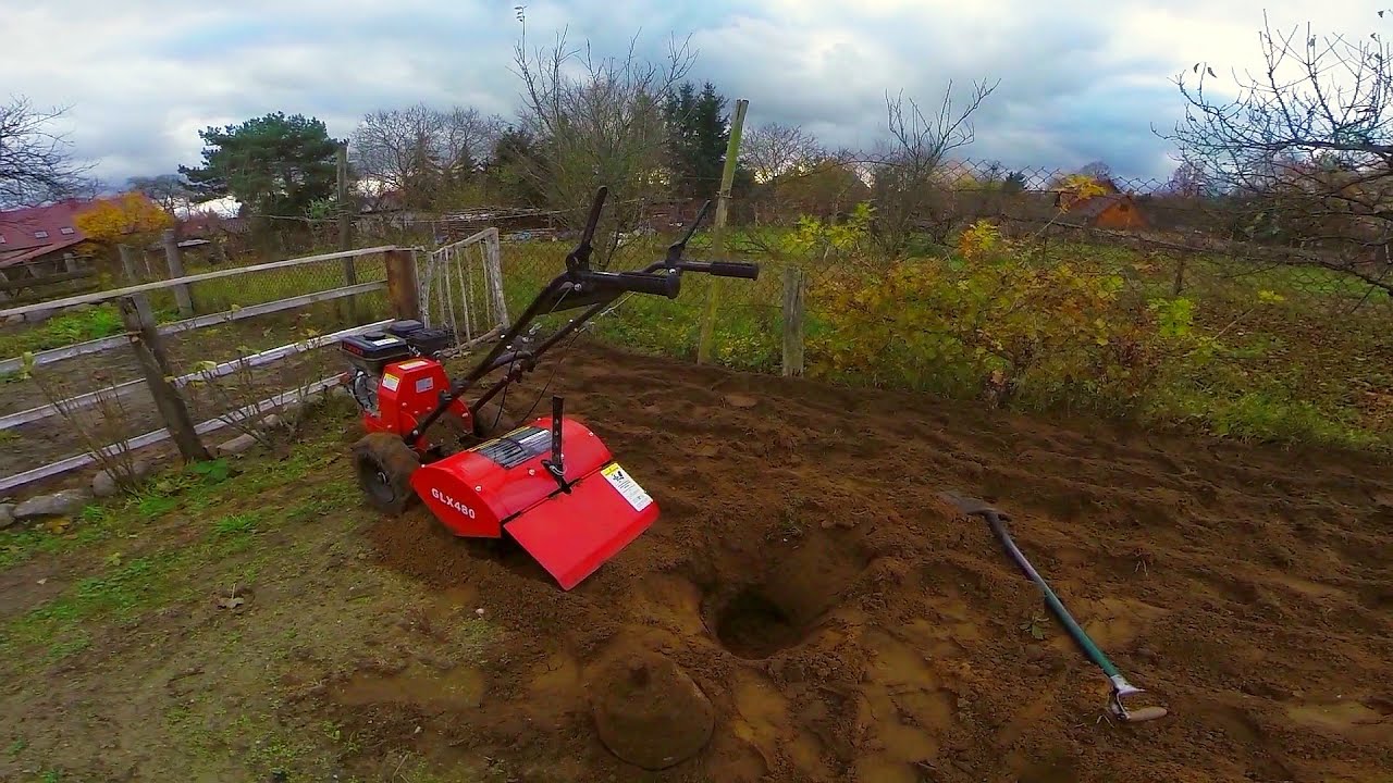 Dzień z życia rolnika S04E53 - beton w ziemi czy korzeń - w co wjadę dziś glebogryzarką?