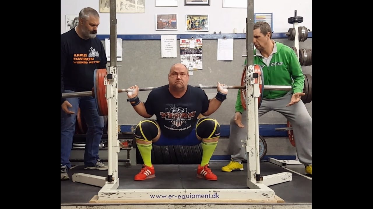 Training 25112016 squat 2x2 210kg bench press 2x2 132 Training 25112016 squat 2x2 210kg bench press 2x2 132