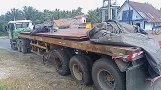 Bak trailer dipindahkan, muatan di bongkar pakai kren Tadano...#automobile #trailer