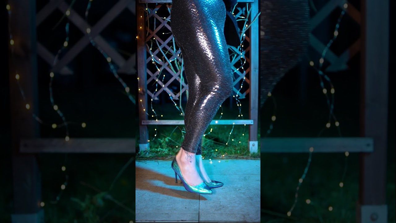 Metallic Grey Leggings with Mirror Shine  & Mermaid Heels✨ 20 Leg Looks ⬆️