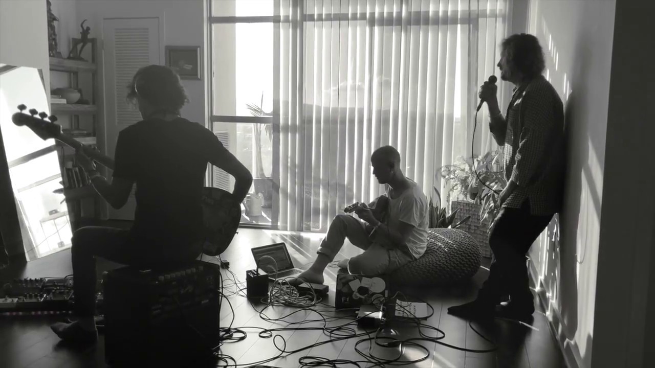 The Gitas - Gemini Feed (Banks Cover)