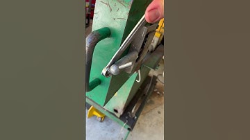 Here’s A Quick Tip to Make Changing Bandsaw Blades Easy!