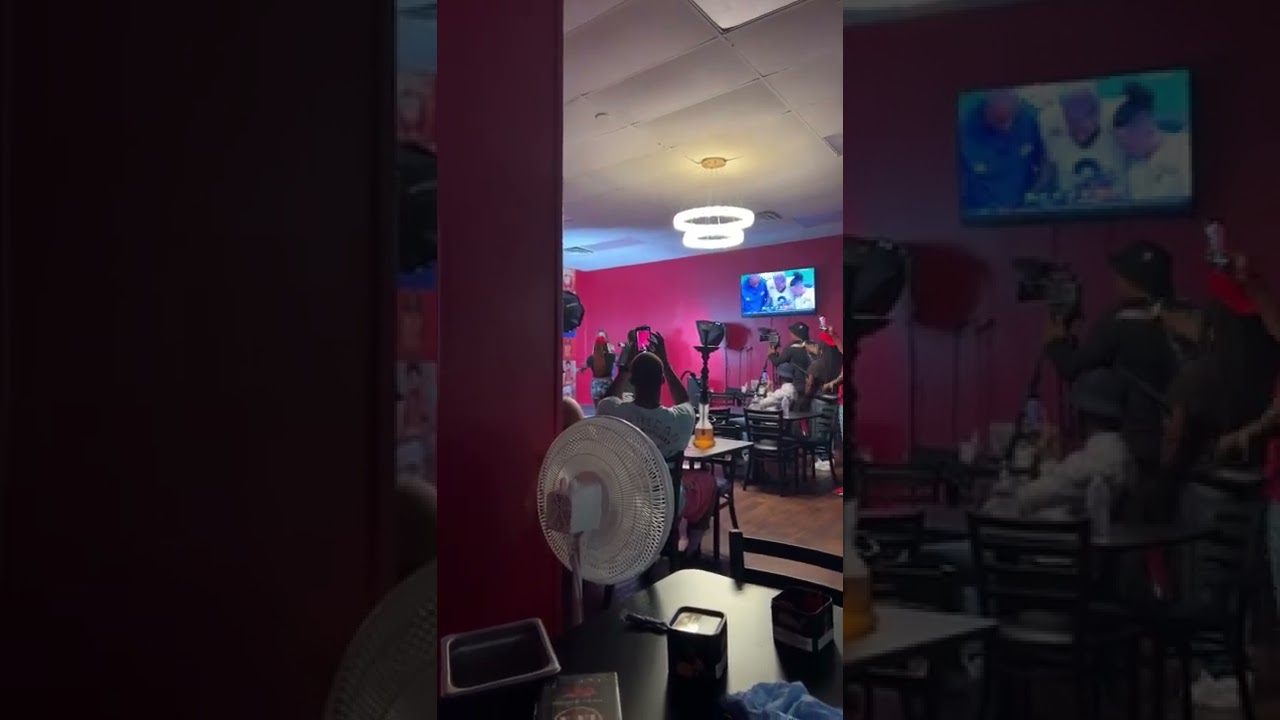 Good food drink’s hookah and live on tha stage!!! 10 Dollar Grill Mo City