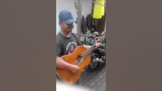 Pengamen lucu Codot ( gleber - gleber ) surabaya