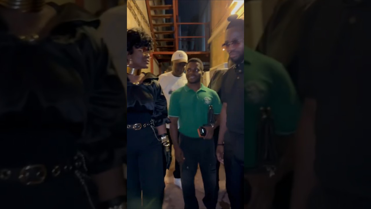 Marllen entra em palco com Norman Chicote e Mahindra no Moçambique em Cocerto