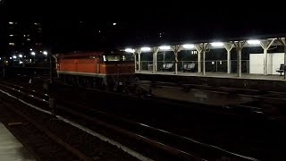 2019/10/26 JR Freight: Cargo by EF210-136 & EF67 105 at Mukainada