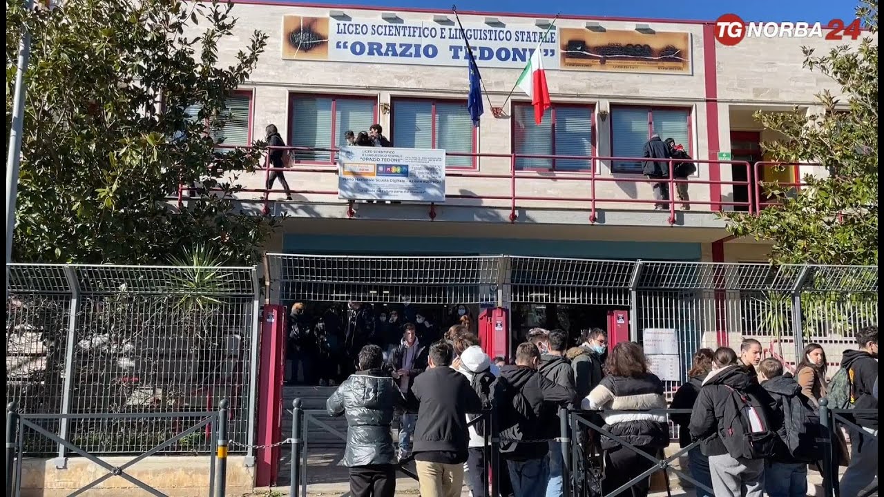 Ruvo di Puglia, si butta dalla finestra dopo un brutto voto