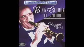 Video thumbnail of "Benny Goodman - Whispering"