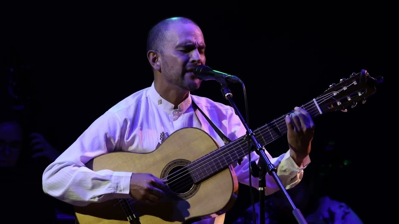 Si Escuchas Este Canto, Javier Jara with Austin Unconducted