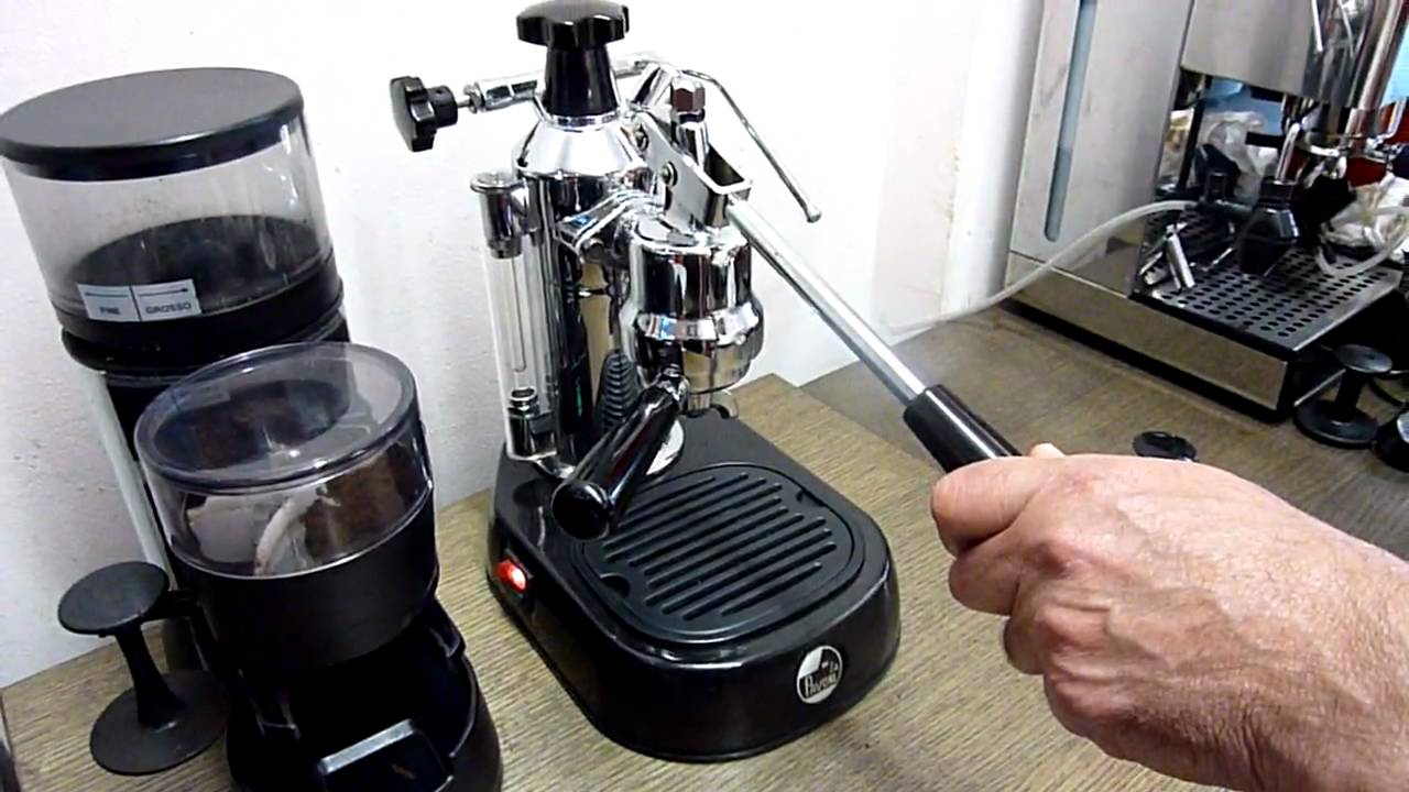 La Pavoni Europiccola - YouTube
