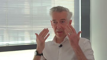 Thyroid Eye Disease (TED) explained by Prof Simon Pearce