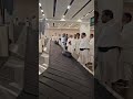 Makkah Airport Pr Hujjaj Apna Saman Receive Krtay Hue #saudiarabia #travel #makkah #hajj2025