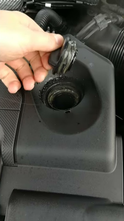 1.6 TDI CXXB - engine sound   oil cap slime and 'smoke'