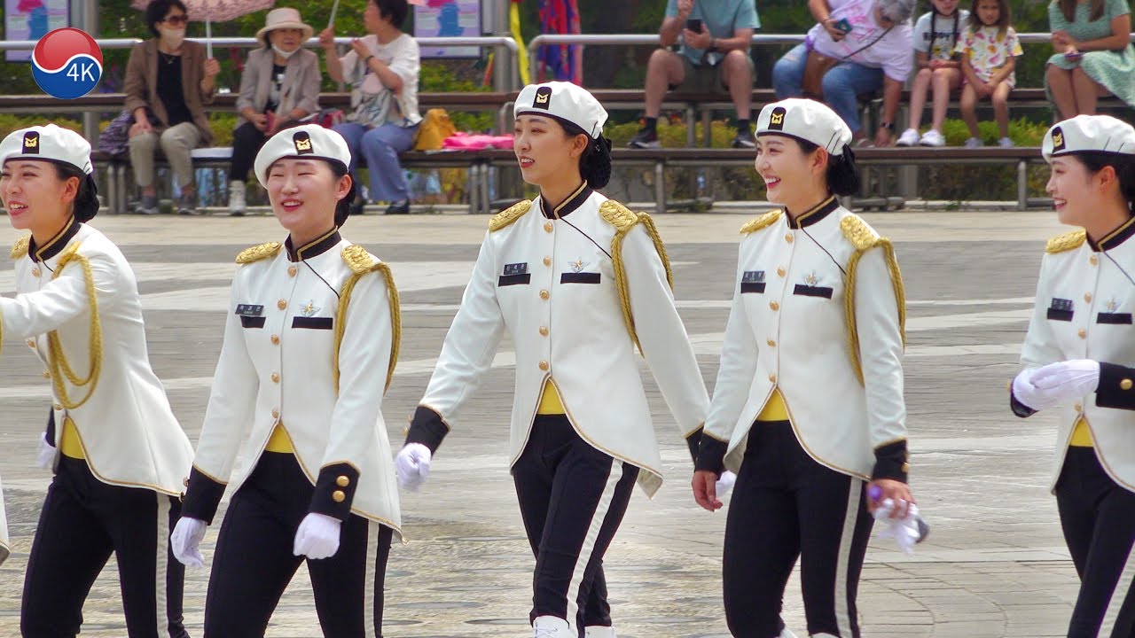 화려한 여군 의장대 시범 2022, 절도있고 멋있는 국방부 통합 의장대 중에서 별도의 시범, 전쟁기념관 평화의 광장, 국군 의장대 The Honor Guard 서울 트래블 워커.