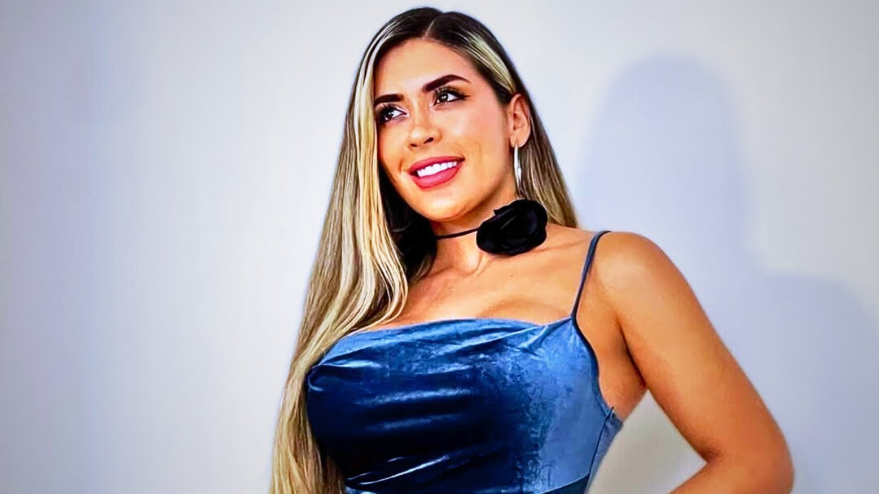 Camila Patiño – Colombian Swimwear Model, Dancer, and Body Positivity