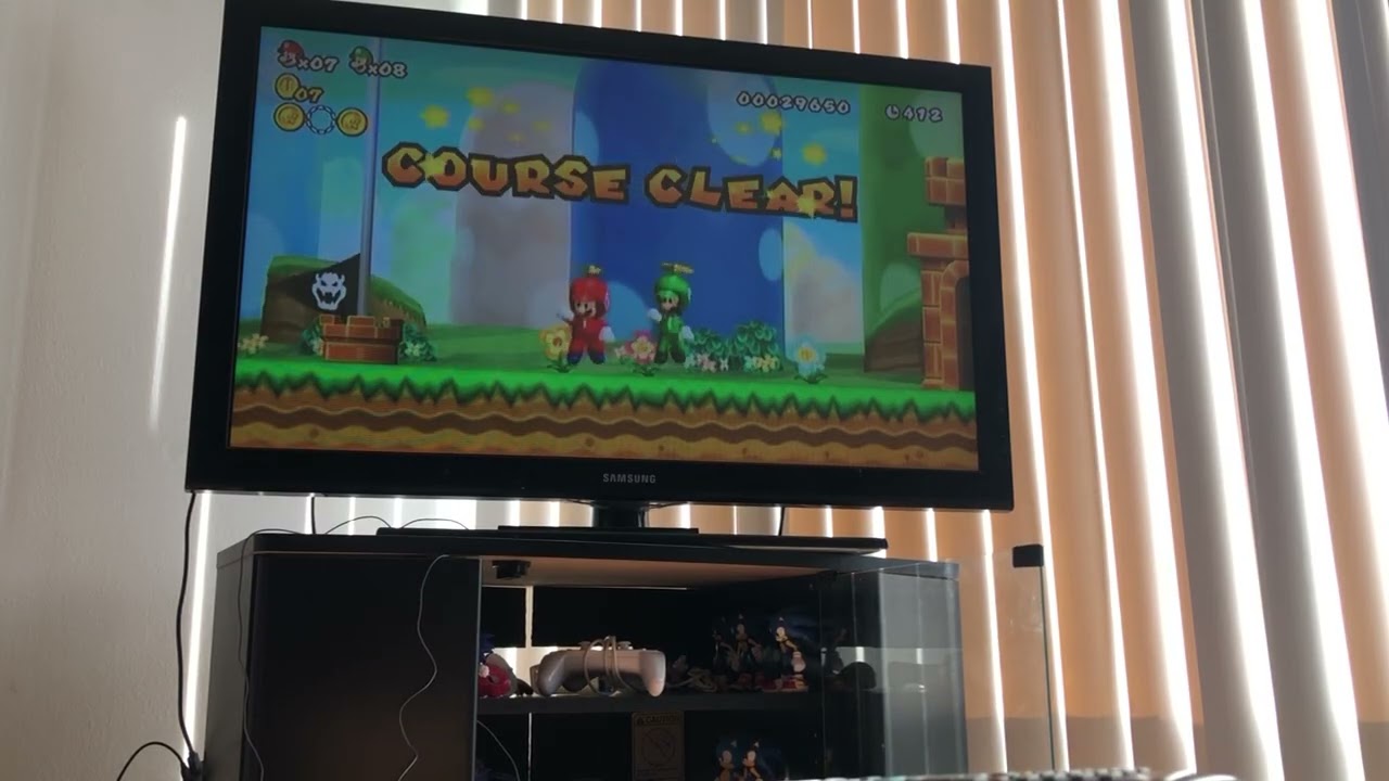 Sonicfan104 and @DavidVideosGaming09 play new super Mario bros Wii