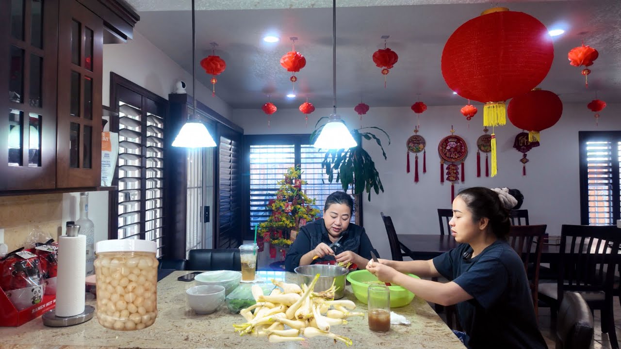 Tết xa quê: Cùng mẹ làm củ kiệu truyền thống tại Mỹ 🇺🇸 